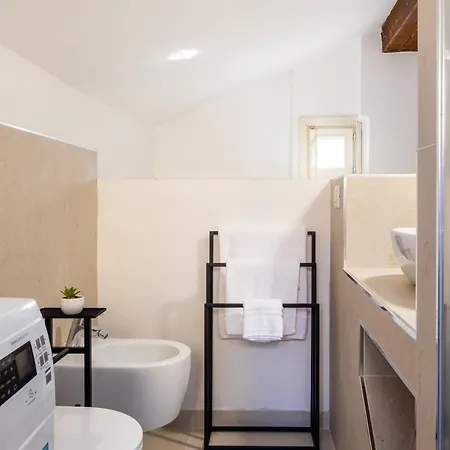3 Terrazze E 2 Bagni Nel Centro Di Appartement