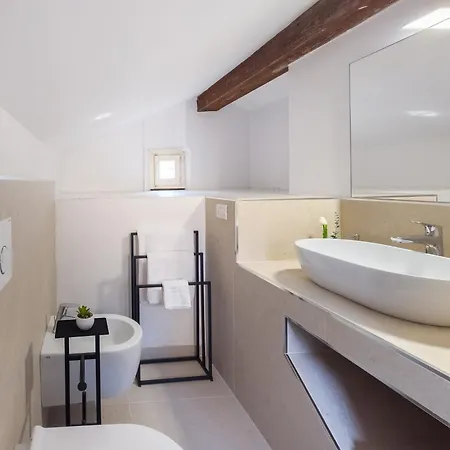 3 Terrazze E 2 Bagni Nel Centro Di * Bologna